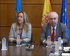 Rueda de prensa ofrecida hoy en Oviedo junto a la ministra de Sanidad y Política Social, Trinidad Jiménez