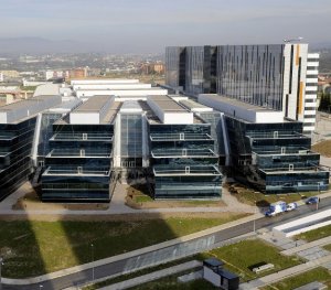 Contratos de 24 años de duración para la externalizacion de la esterilización, y el vivero de empresas del Plan Urban de Oviedo