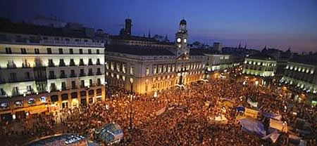 Los 'indignados' procedentes de toda España toman de nuevo la Puerta del Sol