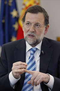 Mariano Rajoy habla en una entrevista con el presidente de Efe, Álex Grijelmo