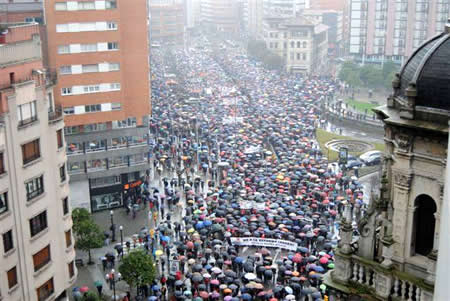 De ellas 50.000 en Gijón a pesar de la lluvia