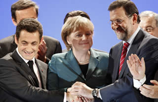 Un buen ejemplo de la solidaridad europea lo de Sarkozy, que además está cómo para dar lecciones (con amigos así ¿quien necesita enemigos?)