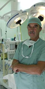 RAÚL ÁLVAREZ OBREGÓN, Jefe del servicio de cirugía general de Cabueñes, hoy impartirá la charla «Conozcamos el cáncer de colon» (20:00 horas) en el Club LA NUEVA ESPAÑA de Gijón