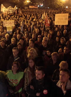 Una impresionante manifestación en Oviedo pone el colofón a una huelga masiva sin paliativos en Asturias