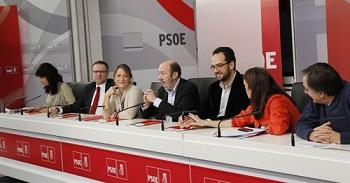 Ante la rauda y contundente actuación del PP con el a la banca ni la toqueis, el PSOE reacciona así: