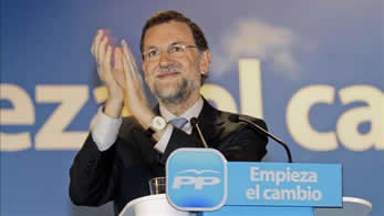 Simpa y Sicepa nos dan una lección del más puro populismo cínico al que otros nos empiezan a acostumbrar a nivel político: si se incrementa la jornada de los fijos ¿no disminuyen las necesidades de eventuales?, pero contra el artífice de ese incremento, el Sr. Rajoy en julio, estos sindicatos no hicieron absolutamente nada ¡¡patalean ahora!!