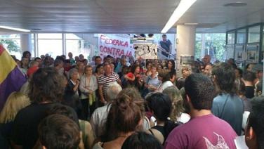Vecinos y vecinas de Vallecas contra el cierre de centros sanitarios por la privatización ¡¡Madrid no se rinde!!
