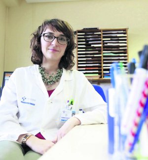 El Comercio entrevista a Elena Godoy, experta en melanoma de la Unidad de Dermatología de Cabueñes.