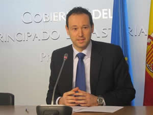 La explicación del recurso en la libre designación la da el portavoz del gobierno regional, Guillermo Martínez