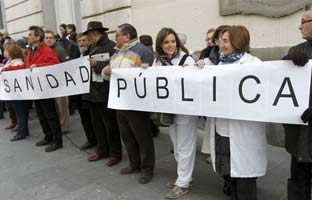 Reiterado varapalo al PP: la justicia mantiene la suspensión de la privatización sanitaria en Madrid