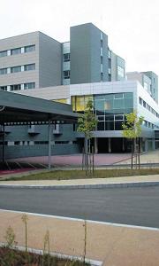La oposición a las tarifas del aparcamiento del nuevo hospital de Mieres crece