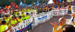 Marcha en Oviedo contra los despidos