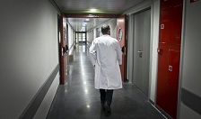 España cae de la lista de 10 países con más médicos por habitante