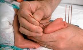 Sanidad ofrece al Centro Médico y Hospital de Begoña la ampliación de pruebas de cribado neonatal