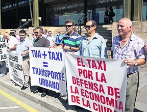 Los taxistas presentan un recurso de alzada para sacar los buses interurbanos del HUCA