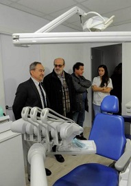 La clínica dental de Cáritas supera sus expectativas con 284 pacientes en un año