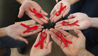 El 73 por ciento de los jóvenes de 18-35 años nunca se han hecho unas pruebas del VIH se pierde el miedo al contagio y se relaja la prevención